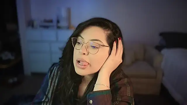 Snapshot of drizzypeach602 chatting on 01/18/25, 05:10 drizzypeach602 online show from 01/18/25, 05:10