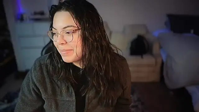 Snapshot of drizzypeach602 chatting on 01/24/25, 04:27 drizzypeach602 online show from 01/24/25, 04:27