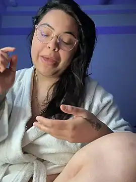 Snapshot of drizzypeach602 chatting on 01/27/25, 06:41 drizzypeach602 online show from 01/27/25, 06:41