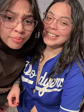 Snapshot of drizzypeach602 chatting on 01/31/25, 09:27 drizzypeach602 online show from 01/31/25, 09:27