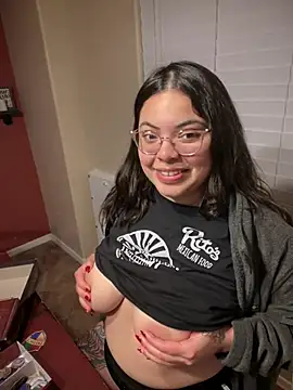 Snapshot of drizzypeach602 chatting on 02/01/25, 09:32 drizzypeach602 online show from 02/01/25, 09:32