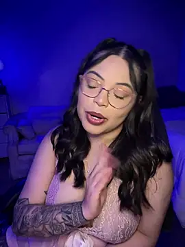 Snapshot of drizzypeach602 chatting on 02/02/25, 02:17 drizzypeach602 online show from 02/02/25, 02:17