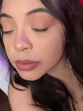 Snapshot of drizzypeach602 chatting on 02/02/25, 05:21 drizzypeach602 online show from 02/02/25, 05:21