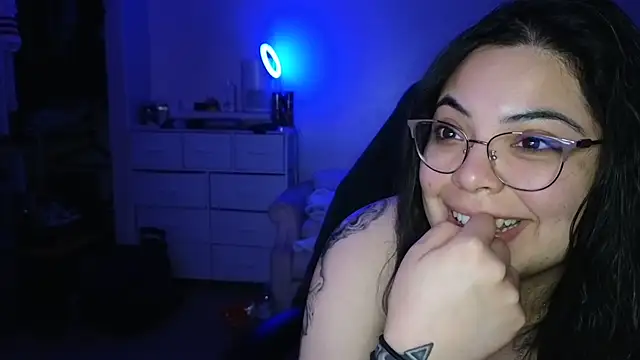 Snapshot of drizzypeach602 chatting on 02/05/25, 03:55 drizzypeach602 online show from 02/05/25, 03:55