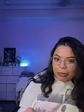 Snapshot of drizzypeach602 chatting on 02/14/25, 05:41 drizzypeach602 online show from 02/14/25, 05:41