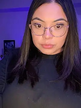 Snapshot of drizzypeach602 chatting on 02/16/25, 05:26 drizzypeach602 online show from 02/16/25, 05:26