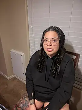 Snapshot of drizzypeach602 chatting on 02/22/25, 07:56 drizzypeach602 online show from 02/22/25, 07:56