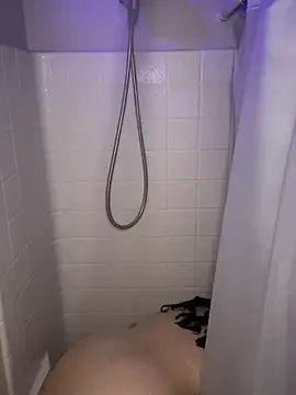 Snapshot of drizzypeach602 chatting on 02/27/25, 04:20 drizzypeach602 online show from 02/27/25, 04:20