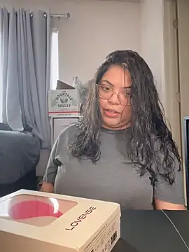 Snapshot of drizzypeach602 chatting on 03/05/25, 02:25 drizzypeach602 online show from 03/05/25, 02:25