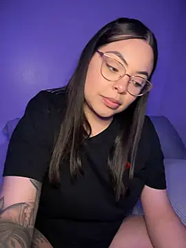 Snapshot of drizzypeach602 chatting on 03/07/25, 02:25 drizzypeach602 online show from 03/07/25, 02:25