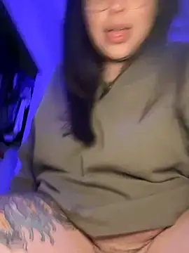 Snapshot of drizzypeach602 chatting on 03/07/25, 08:34 drizzypeach602 online show from 03/07/25, 08:34