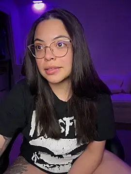 Snapshot of drizzypeach602 chatting on 03/14/25, 05:16 drizzypeach602 online show from 03/14/25, 05:16