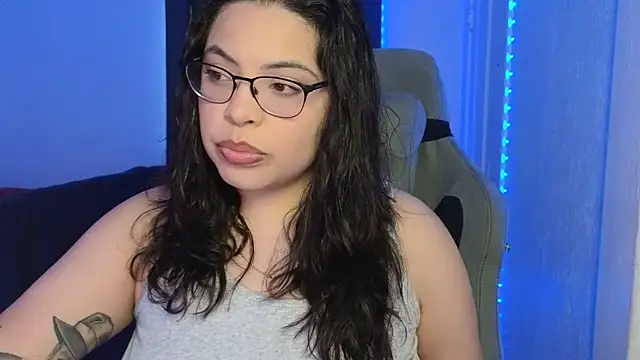 Snapshot of drizzypeach602 chatting on 10/10/25, 03:38 drizzypeach602 online show from 10/10/25, 03:38