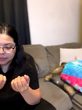 Snapshot of drizzypeach602 chatting on 10/19/25, 06:03 drizzypeach602 online show from 10/19/25, 06:03