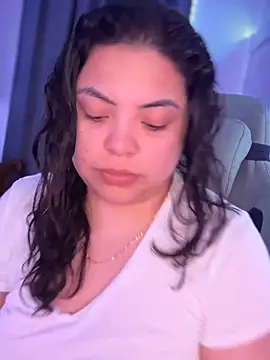 Snapshot of drizzypeach602 chatting on 11/02/25, 02:25 drizzypeach602 online show from 11/02/25, 02:25