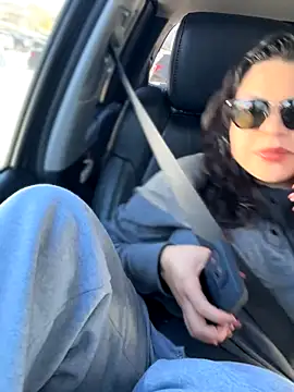 Snapshot of drizzypeach602 chatting on 11/07/25, 06:19 drizzypeach602 online show from 11/07/25, 06:19