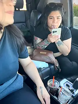 Snapshot of drizzypeach602 chatting on 11/13/25, 08:19 drizzypeach602 online show from 11/13/25, 08:19