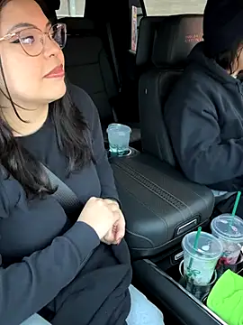 Snapshot of drizzypeach602 chatting on 11/19/25, 10:43 drizzypeach602 online show from 11/19/25, 10:43