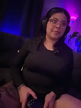 Snapshot of drizzypeach602 chatting on 11/24/25, 06:13 drizzypeach602 online show from 11/24/25, 06:13