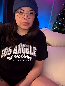 Snapshot of drizzypeach602 chatting on 12/03/25, 04:31 drizzypeach602 online show from 12/03/25, 04:31