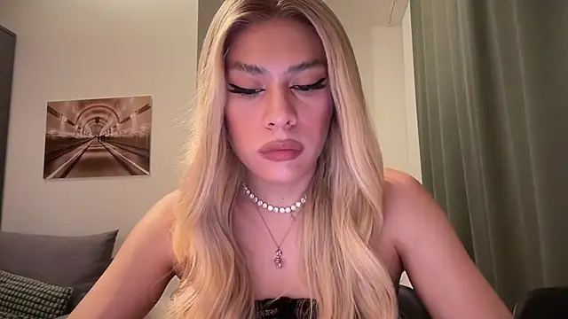 saray doll online show from 03/05/26, 10:17