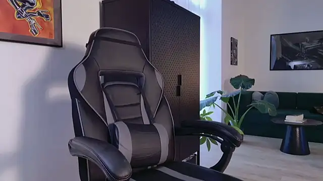 Rubbernina online show from 02/16/26, 03:52