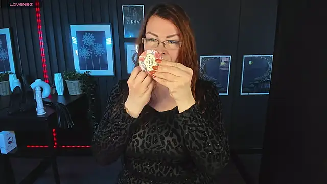 MrsIngrid online show from 02/14/25, 07:17