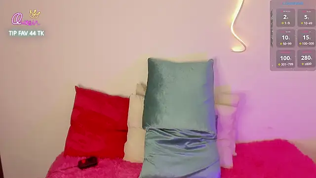 cloe 25 online show from 02/28/26, 12:33