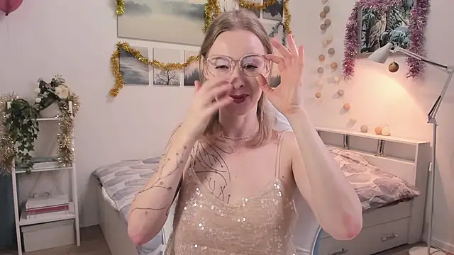 Snapshot of MissRightX chatting on 11/25/25, 08:25 MissRightX online show from 11/25/25, 08:25