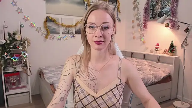 Snapshot of MissRightX chatting on 12/03/25, 10:02 MissRightX online show from 12/03/25, 10:02