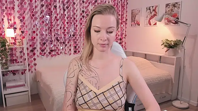 Snapshot of MissRightX chatting on 02/03/26, 10:09 MissRightX online show from 02/03/26, 10:09