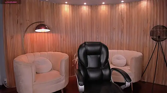 Snapshot of LexieWayne chatting on 12/17/24, 07:59 LexieWayne online show from 12/17/24, 07:59