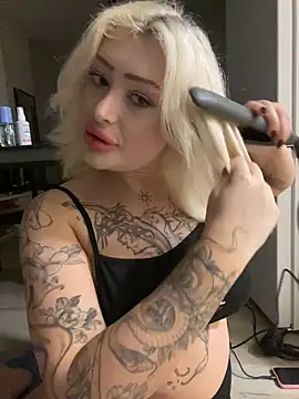 Snapshot of JennaLinn chatting on 06/03/26, 11:32 JennaLinn online show from 06/03/26, 11:32