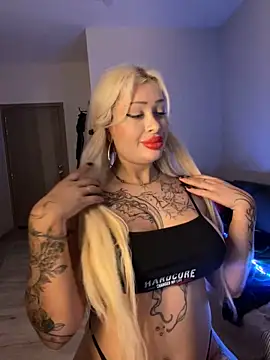 Snapshot of JennaLinn chatting on 06/04/26, 11:33 JennaLinn online show from 06/04/26, 11:33