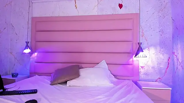 Snapshot of AntonellaRossi chatting on 03/13/25, 01:54 AntonellaRossi online show from 03/13/25, 01:54