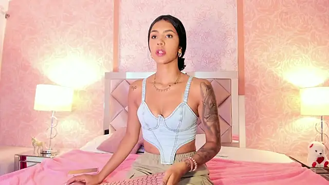 Snapshot of AntonellaRossi chatting on 09/11/25, 07:36 AntonellaRossi online show from 09/11/25, 07:36