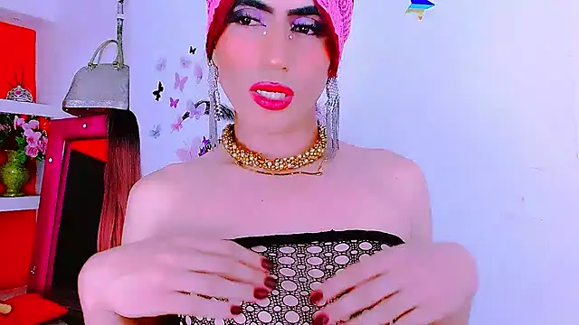 Snapshot of priscilahotker chatting on 01/22/25, 05:16 priscilahotker online show from 01/22/25, 05:16