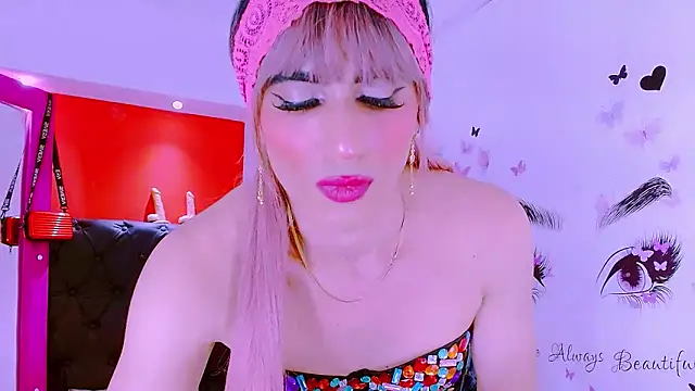Snapshot of priscilahotker chatting on 03/08/25, 01:25 priscilahotker online show from 03/08/25, 01:25