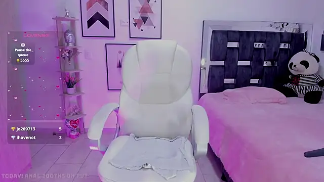 victoria castillo1 online show from 04/06/26, 10:33