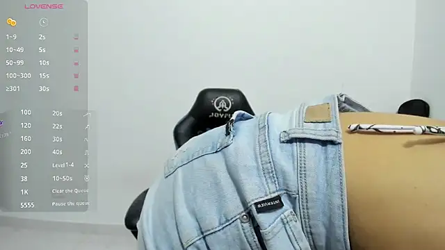 Snapshot of labrika_ chatting on 12/04/24, 11:35 labrika  online show from 12/04/24, 11:35