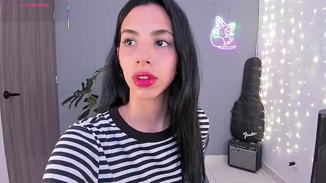 Snapshot of labrika_ chatting on 10/24/25, 08:49 labrika  online show from 10/24/25, 08:49