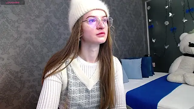 KateJonson online show from 11/28/25, 07:22