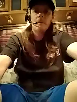 Snapshot of truckerlove69 chatting on 02/25/25, 03:42 truckerlove69 online show from 02/25/25, 03:42