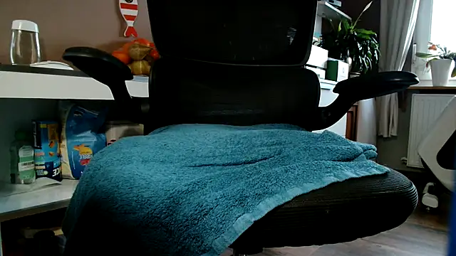 suedel65 online show from 09/25/25, 03:38