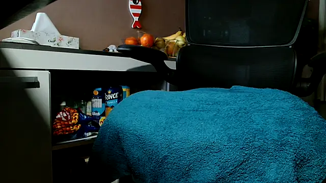 suedel65 online show from 09/30/25, 03:22