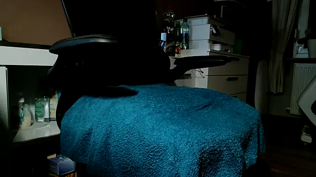 suedel65 online show from 10/15/25, 03:39