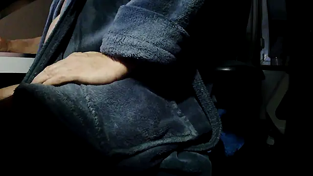 suedel65 online show from 11/25/25, 04:34