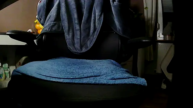 suedel65 online show from 11/26/25, 06:14