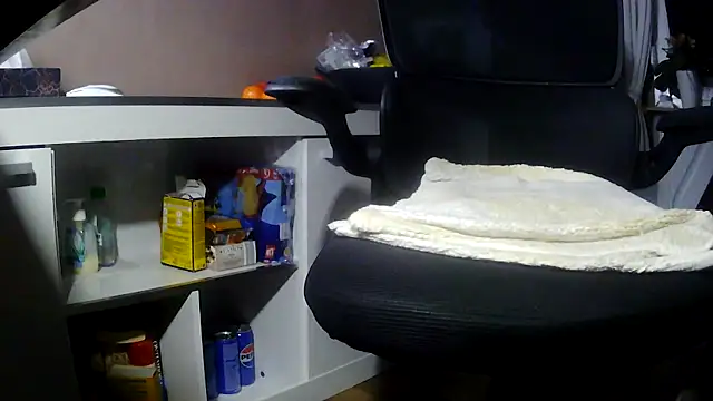 suedel65 online show from 02/15/26, 03:58