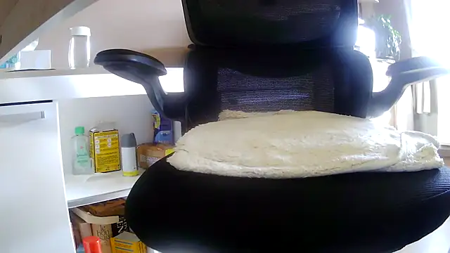 suedel65 online show from 04/22/26, 03:13